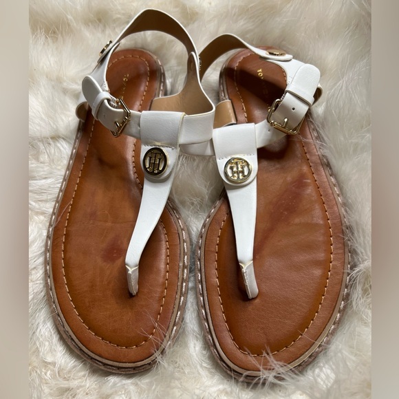 Tommy Hilfiger Women's Bennia Thong Flat Sandals in White Gently New in Box 8 - Picture 5 of 9